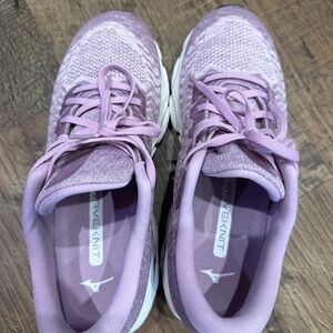 🎉SOLD Mizuno Wave Inspire women’s size 10